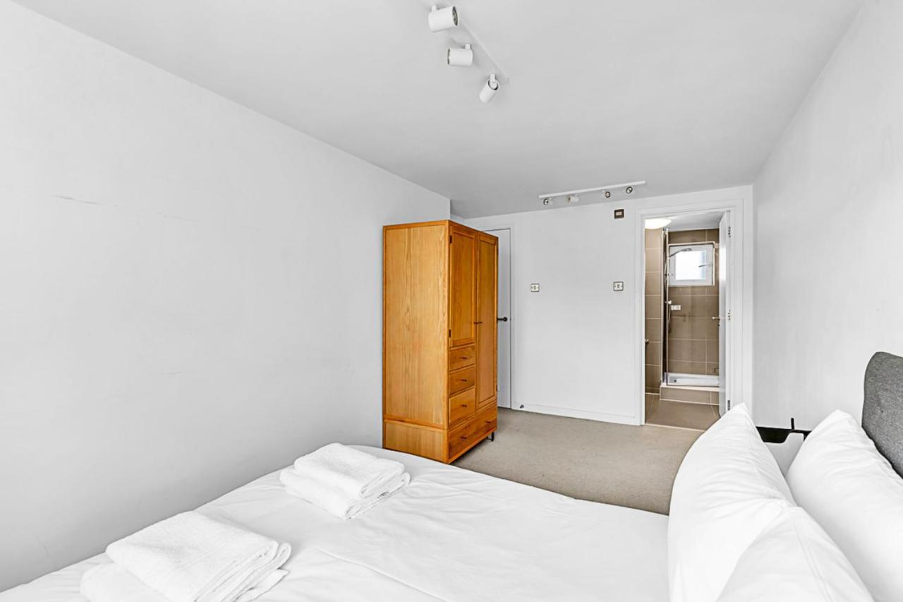 Relay Radiant Chelsea Flat With View * London